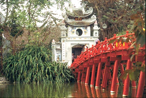 Vietnam du Nord au Sud 15jours-ville de Hanoi - pont Thue Huc sur le lac de Hoan Kiem